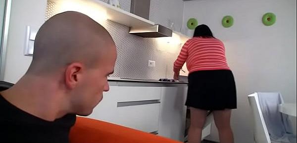  Cooking BBW gets lured into sex